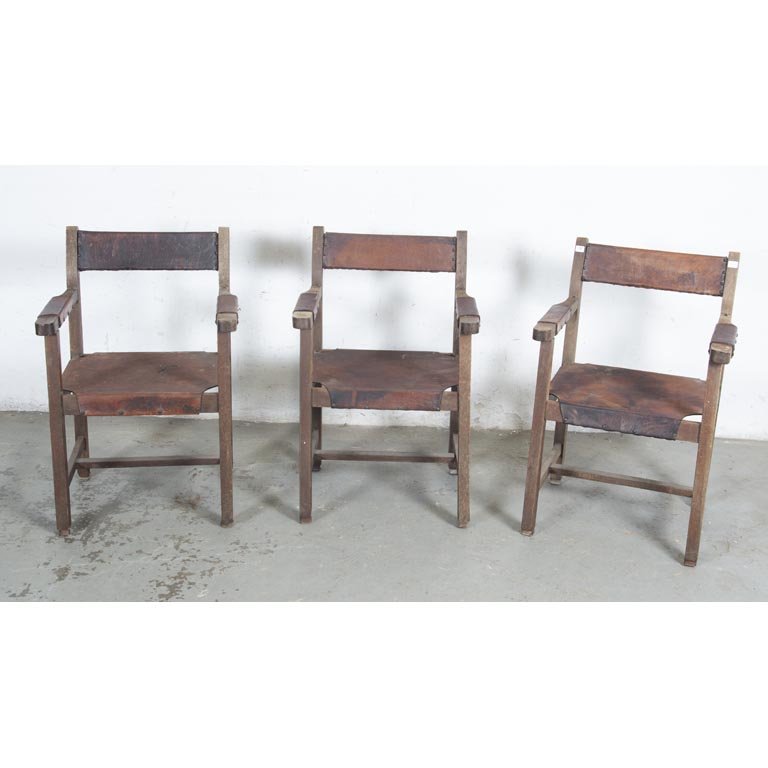 Tres Sillones de Madera y Cuero Estilo Safari