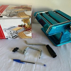 Máquina para Hacer Pasta Fresca, Color Turquesa - imagen 3