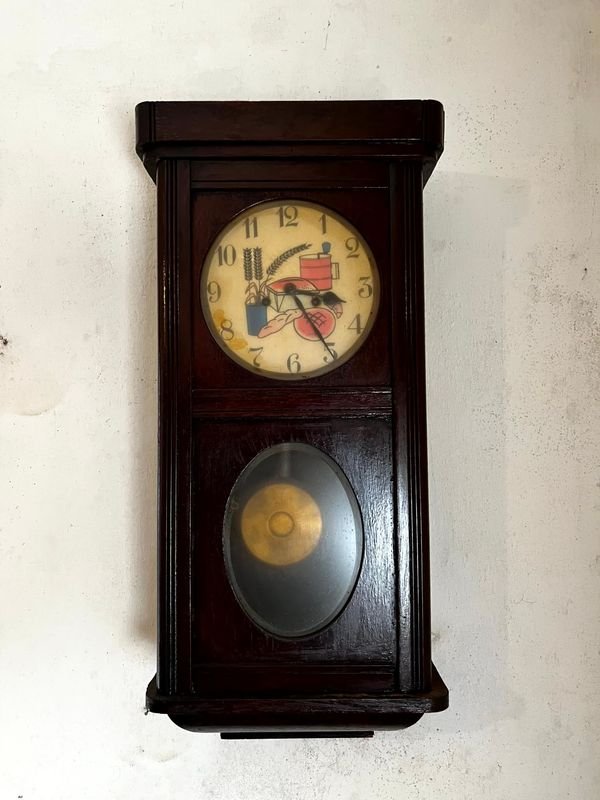 Reloj de Pared con Pendulo y Llave Original - imagen 5