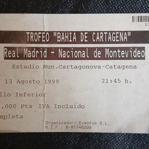 Revista Guía Sport 1966 y Entrada Real Madrid vs Nacional 1999 - imagen 2
