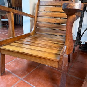 Par de Sillones Individuales de Madera con Tapizado Rayado - imagen 11