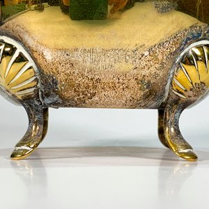 Jarra Antigua "Sheffield" Dorada con Escudo y Patitas - 22 cm - imagen 2