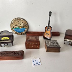 Lote de 3 Cajitas de Madera, 2 Pianos Miniatura y Guitarra Decorativa - imagen 3