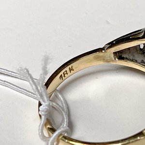 Anillo de Oro 18k con Brillantes y Diseño Calado - imagen 4