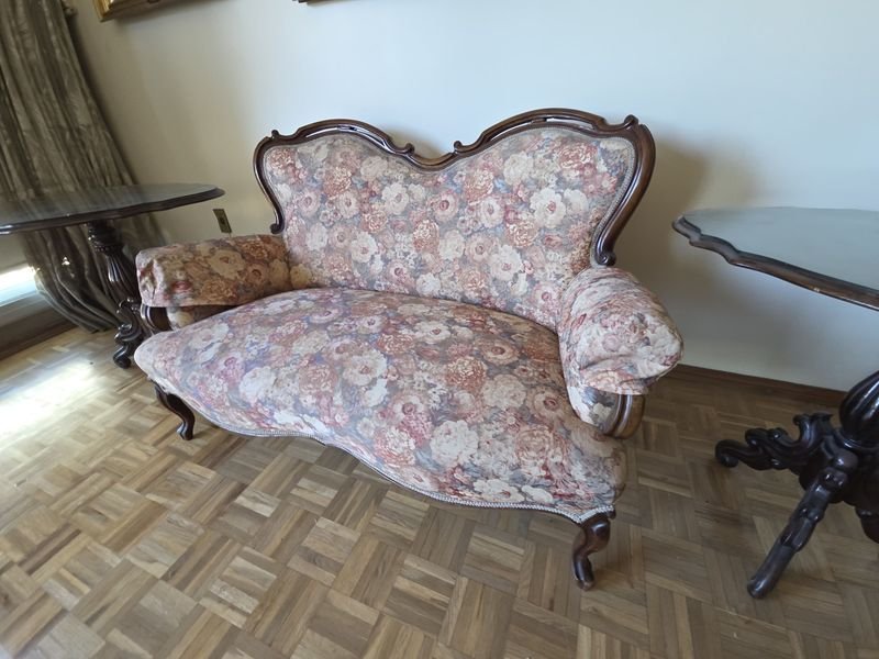 Sillón de dos cuerpos victoriano tapizado en tela floreada - imagen 4