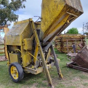 Lote siguiente: Hormigonera Eléctrica e Hidráulica Amarilla
