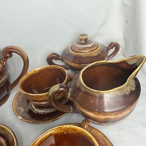 Juego de Tazas y Platillos de Cerámica Marrón - imagen 4