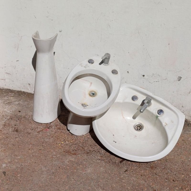 Tres piezas de loza para baño nórdico - imagen 2