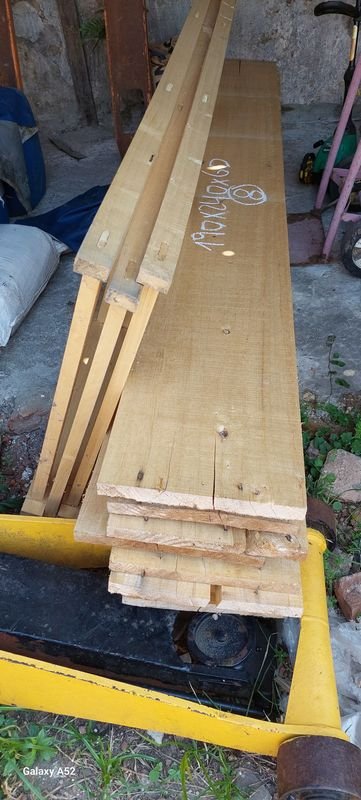 Estantería en madera con tablones y accesorios - imagen 2