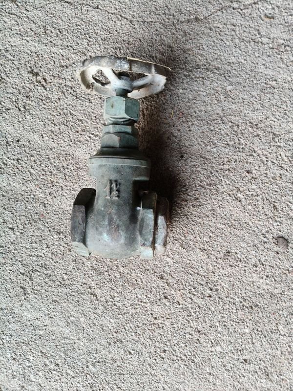 Llave de Paso Antigua de Bronce con Volante