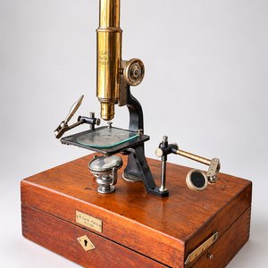 Lote anterior: Microscopio Antiguo Ernst Leitz Wetzlar con Caja de Transporte