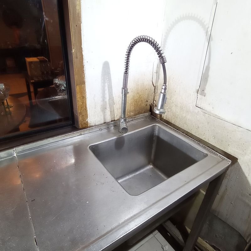 Mesada con pileta en acero inoxidable para baño - imagen 2