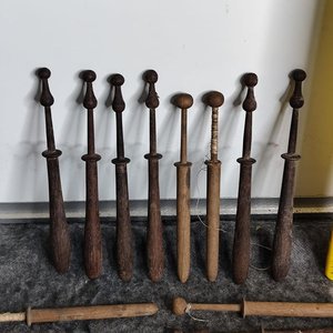 Lote de 20 Bolillos Antiguos de Madera para Encaje y Hilo - imagen 2