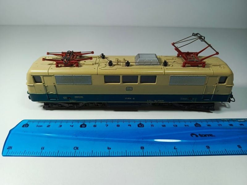 Locomotora motorizada DB 111 004-8 a escala HO1:87 - imagen 3