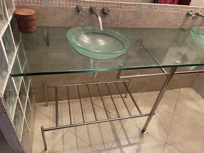 Mesada de Baño Doble de Vidrio con Base de Acero Inoxidable