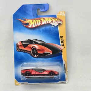 Hot Wheels La Fasta HW Premiere Auto de Colección - imagen 1