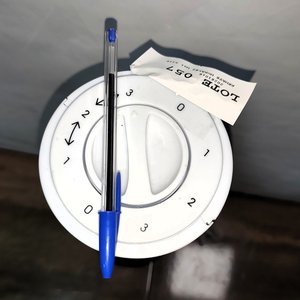 Turbo Ventilador de Torre Oscilante Blanco con Base Negra - imagen 3