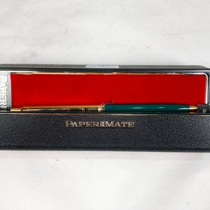 Lapicera Papermate Verde con Estuche Abatible Negro y Dorado - imagen 3