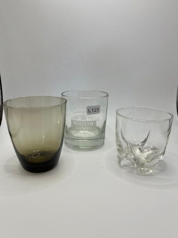 Vasos de vidrio en diferentes estilos y tamaños - imagen 3