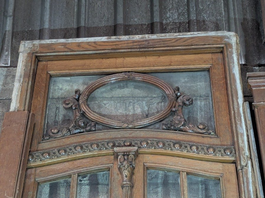 Puerta de madera antigua con seis paneles - imagen 10