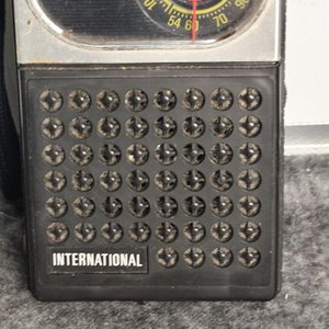 Radio Portátil International FM/AM Solid State Vintage - imagen 6