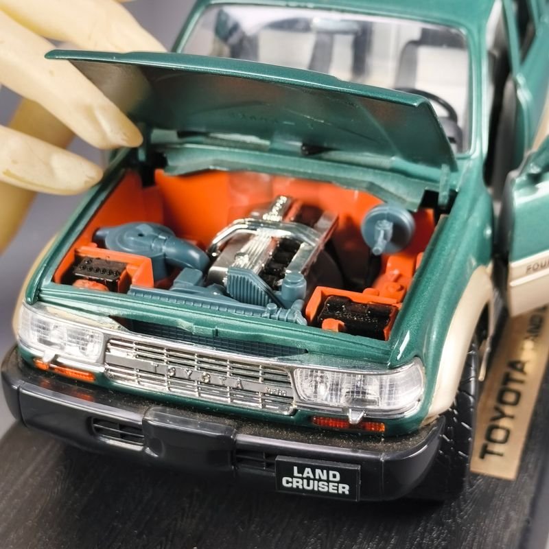 Toyota Land Cruiser Die-cast Modelo en Escala 1:18 - imagen 11