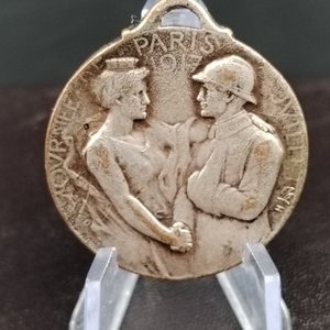 Lote siguiente: Medalla Patriótica Francesa Unifaz "París 1917" - Primera Guerra Mundial