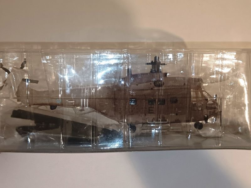 Modelo de Helicóptero Westland Puma HC MK 1 a escala 1:72 - imagen 3