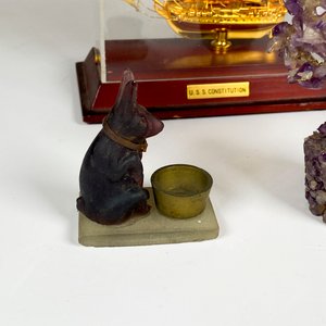 Tres piezas ,adorno fragata en vitrina ,árbol en piedra y sahumerio pasta conejo - imagen 5