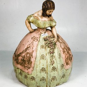 Lote anterior: Figura de Cerámica de Dama con Vestido Estilo Victoriano, 39 cm