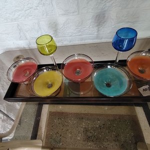 Bandeja con 6 Copas de Colores Variados - imagen 3