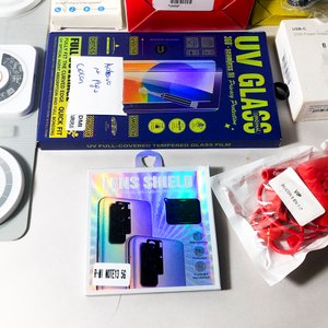 Pack 8 Accesorios para Celular: Soporte, Cargador iPhone, Protector Pantalla y Más - imagen 3