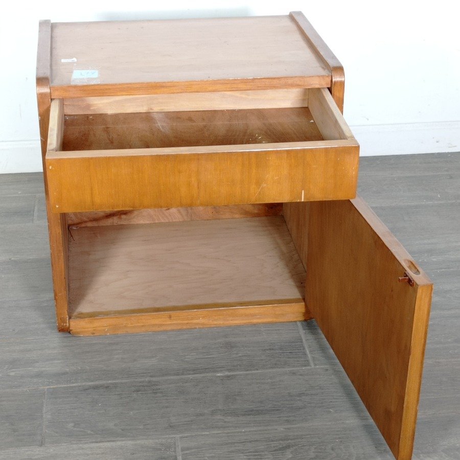 Mesa de luz en madera maciza con cajón y puerta - imagen 5