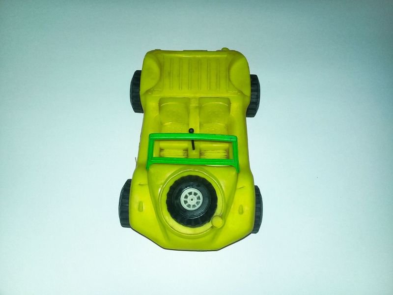 Juguete de coche grande de plástico - imagen 2