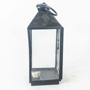 Lote siguiente: Farol de Metal y Vidrio Negro con Detalles de Cableado