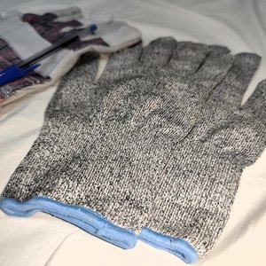 Lote de 2 Pares de Guantes: Anticorte y Trabajo con Cuero - imagen 4