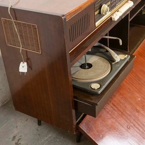 Mueble Combinado Estilo Americano "Punktal" con Radio y Tocadiscos - imagen 3