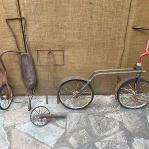 Lote siguiente: Bicicleta y Monopatín Infantil Antiguos de Colección