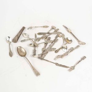 Lote anterior: Lote de Cubiertos Metálicos Labrados y Bombilla
