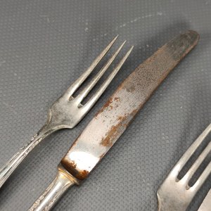 Lote de 10 Cubiertos para Postre Sellados con Diseño en Relieves - imagen 7
