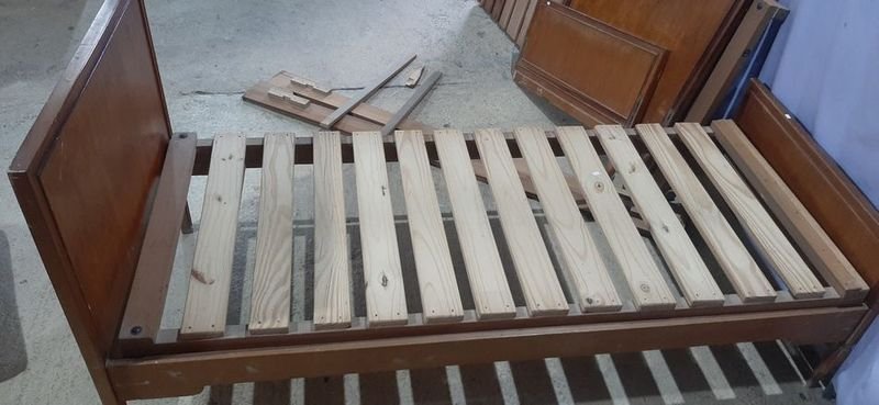 Camas de madera de 1 plaza para remate - imagen 2