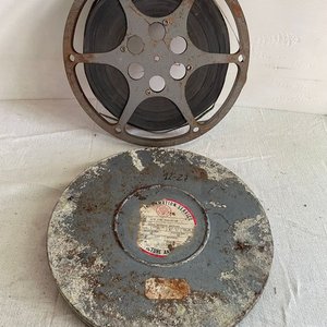 Dos Carreteles de Película Cinematográfica con Estuche Metálico - imagen 4