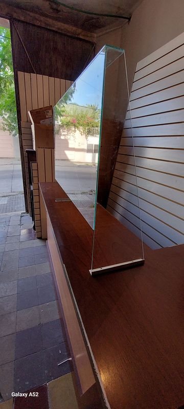 Mostrador en madera de excelente estado - imagen 2