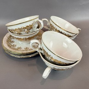 Lote siguiente: Juego de Tazas de Té de Porcelana Alemana Winterling Bavaria con Diseño Dorado