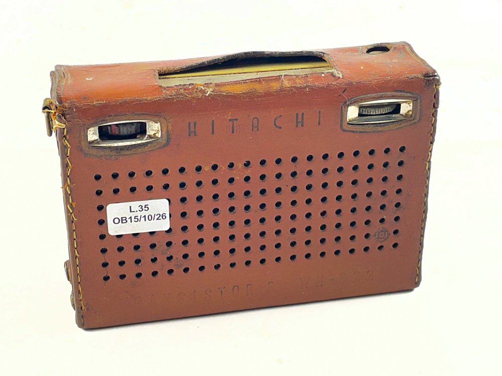 Radio Transistor Hitachi WH 822H Vintage con Estuche de Cuero