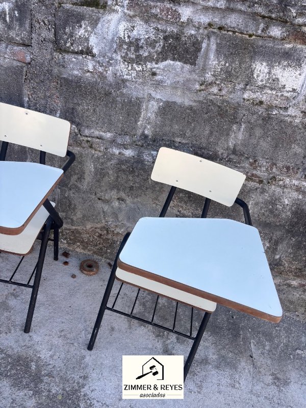 2 Pupitres Escolares con Estructura Metálica