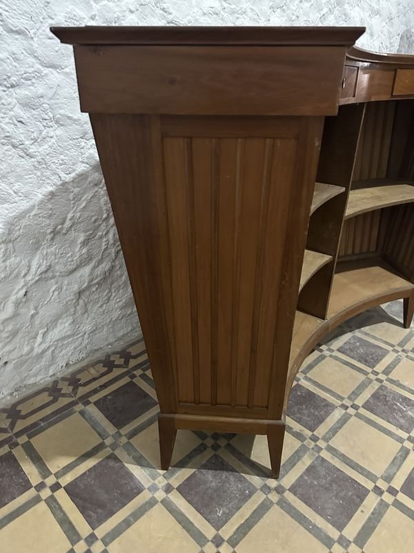 Barra de madera con butacas y estanterías - imagen 4