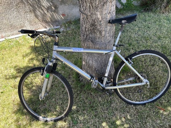 Bicicleta de Aluminio con Componentes Shimano en Buen Estado - imagen 1