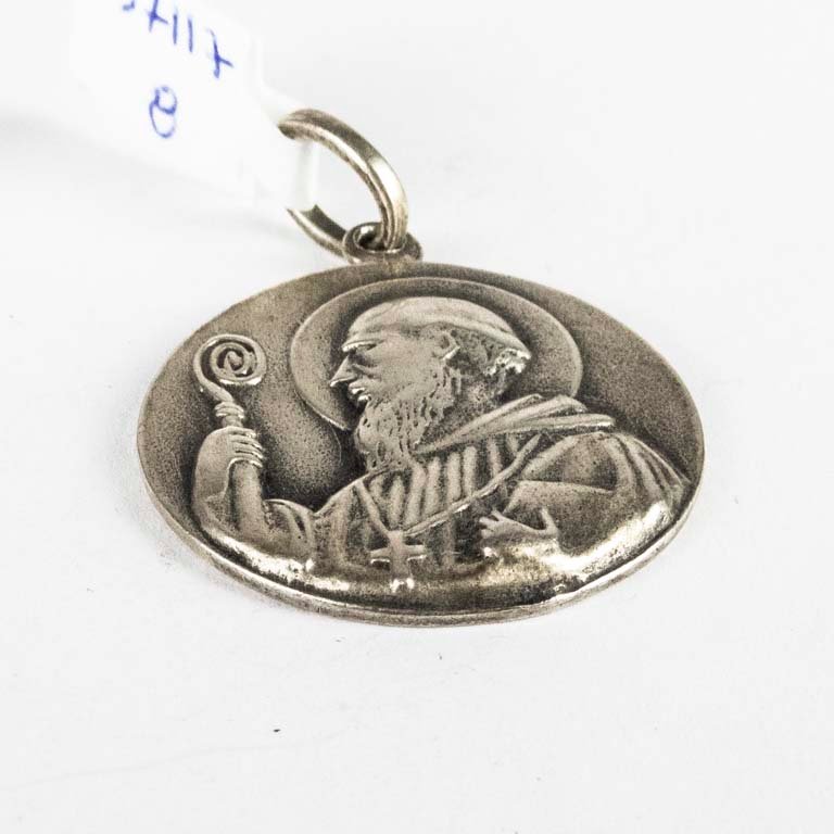 Dije de plata con cadena - Análisis detallado - imagen 2
