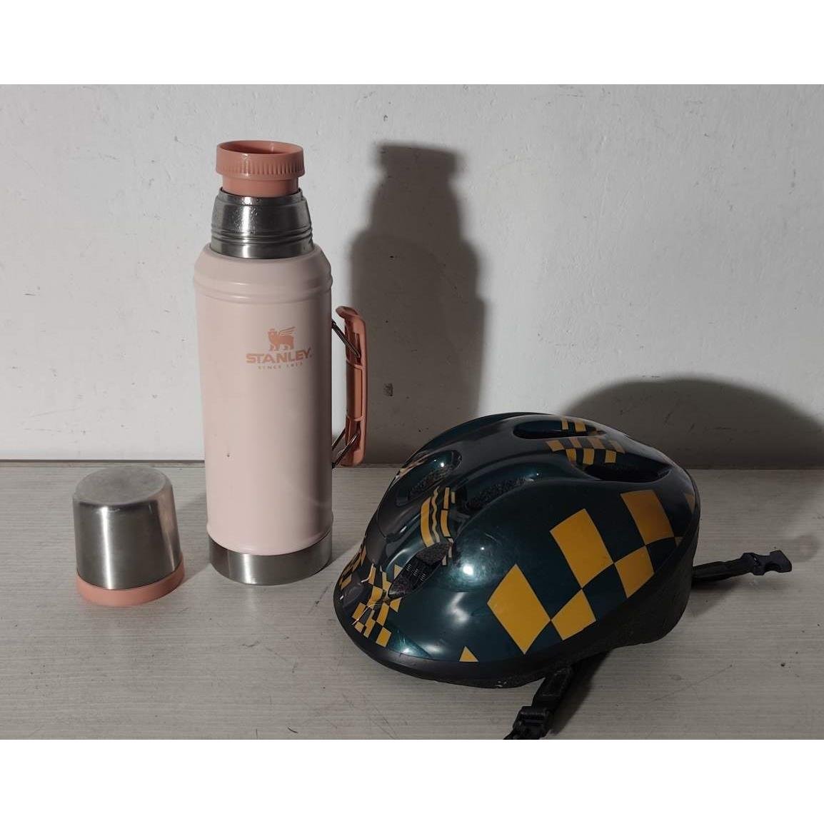 Termo Stanley Rosa y Casco Infantil con Diseño
